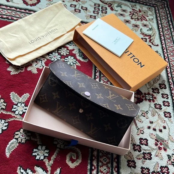 LV Emilie Wallet - Picture 8 of 11